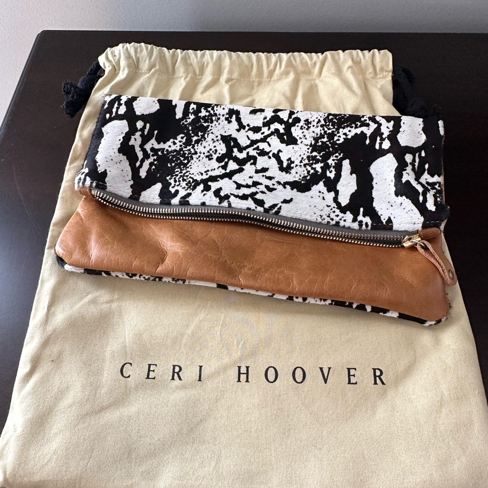 Ceri Hoover clutch